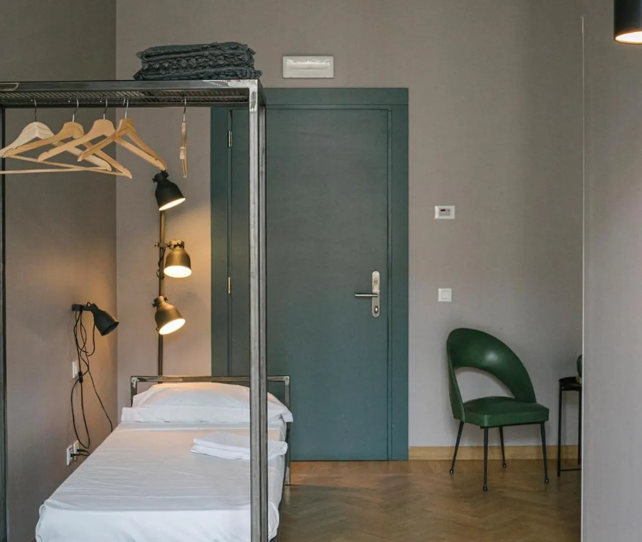 Casabase Hostel Milan 0*,  Italy