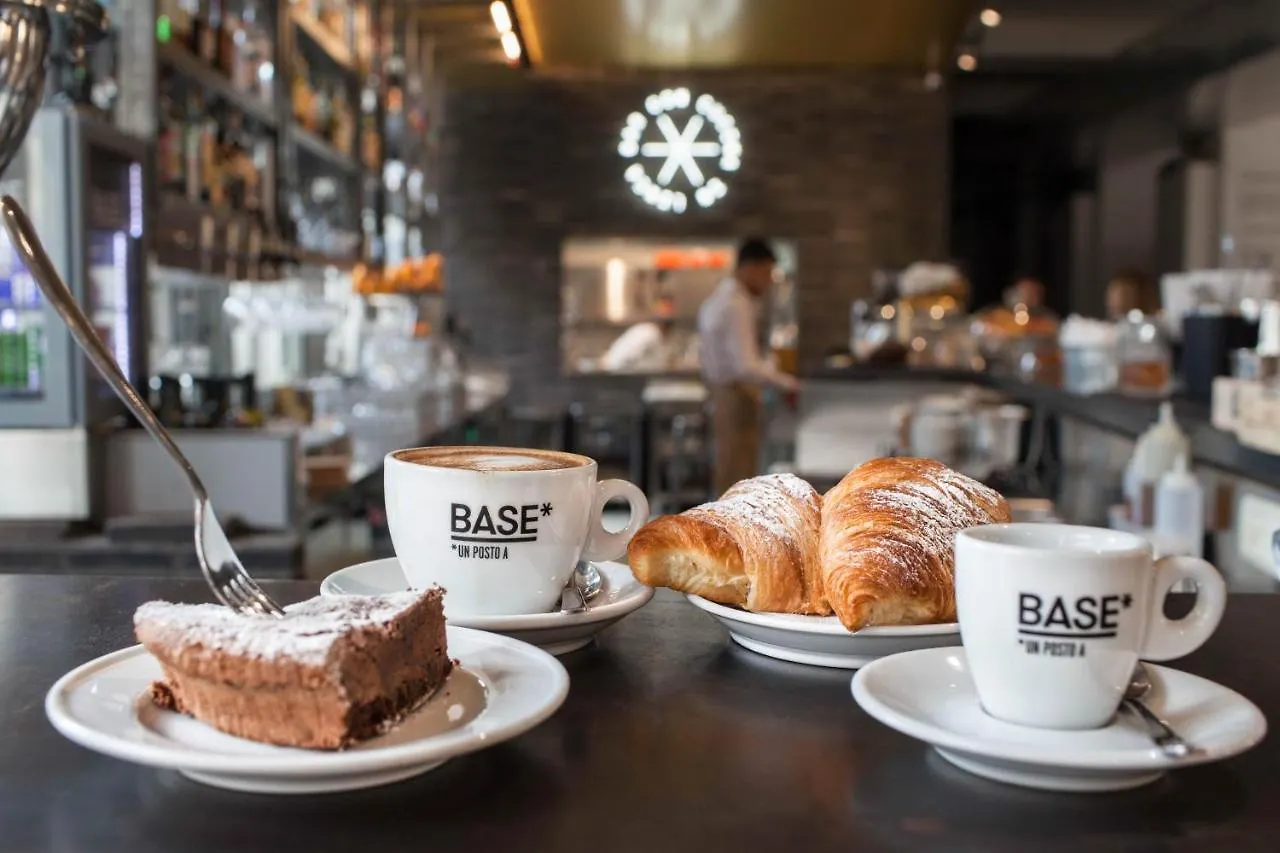 Casabase Hostel Milan 0*,  Italy
